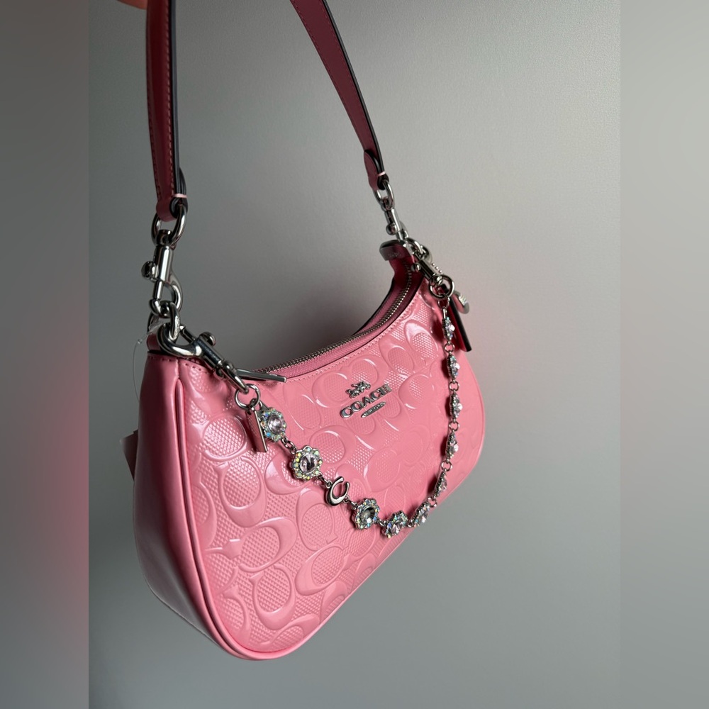 NWT Coach Teri Shoulder Bag In Signature Leather Pink/Silver Heart Charm CDA98 - Picture 3 of 15